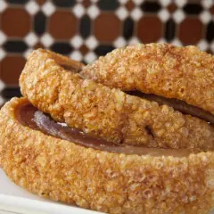 Torreznos de Soria crujientes y dorados, listos para disfrutar. Aprende como freir torreznos de Soria para un resultado perfecto.