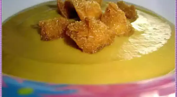 Delicioso pure de verduras thermomix, cremoso y coronado con picatostes crujientes. ¡Un plato saludable y sabroso!