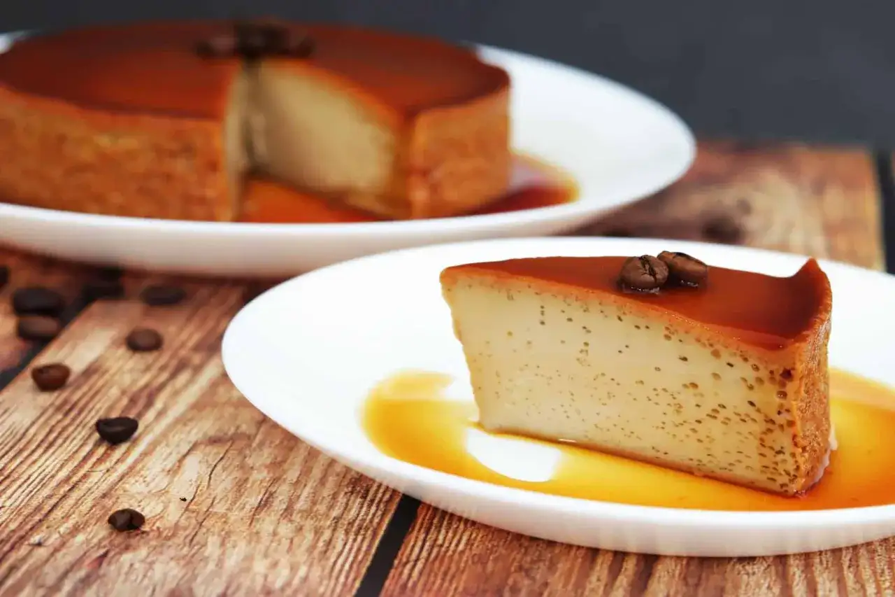 Flan de café soluble cremoso, con caramelo y sin agujeros
